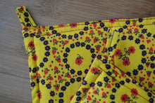 Load image into Gallery viewer, Potholders- Hot Pads- Handmade with Vintage Fabric