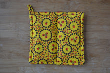 Load image into Gallery viewer, Potholders- Hot Pads- Handmade with Vintage Fabric