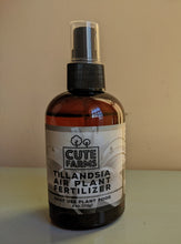 Cargar imagen en el visor de la galería, Tillandsia Air Plant Fertilizer 4oz Spray Bottle Daily Use