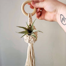 Cargar imagen en el visor de la galería, Macrame Air Plant Hanging Pod Display with Air Plant