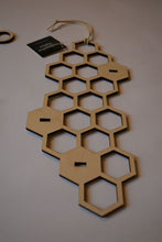 Cargar imagen en el visor de la galería, Hanging Propagation Station - Honeycomb Pattern with 3 Test Tubes