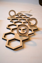 Cargar imagen en el visor de la galería, Hanging Propagation Station - Honeycomb Pattern with 3 Test Tubes