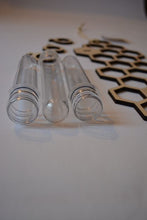 Cargar imagen en el visor de la galería, Hanging Propagation Station - Honeycomb Pattern with 3 Test Tubes