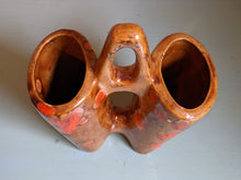 Cargar imagen en el visor de la galería, 70s Planter Double Vase with Handle Orange &amp; Brown Drip
