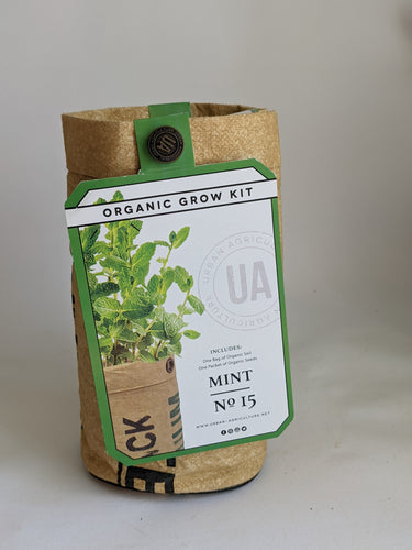 Mint organic herb grow kit in this little bag contains soil and organic mint seeds. Just add water and sunshine! 